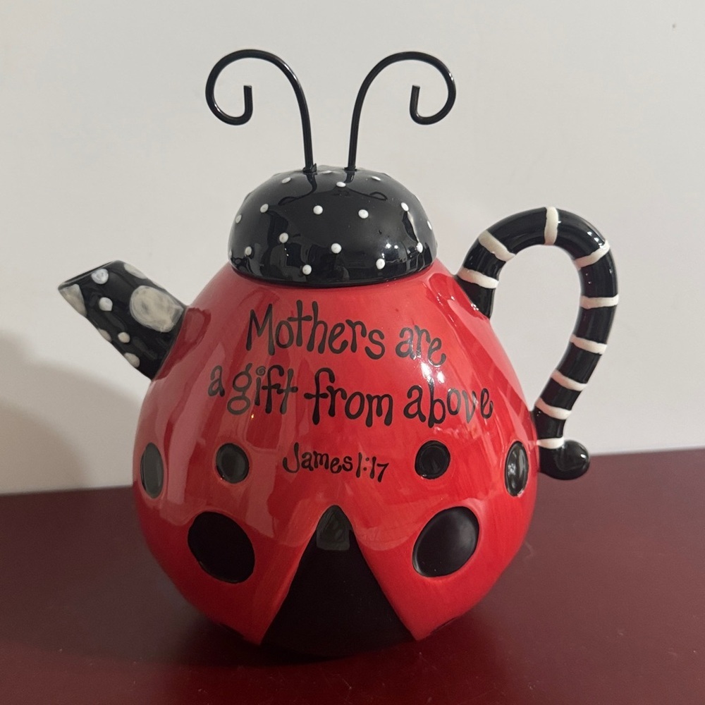 Burton & Burton Red and Black Ladybug Teapot with Mothers are a gift from above - Picture 2 of 10